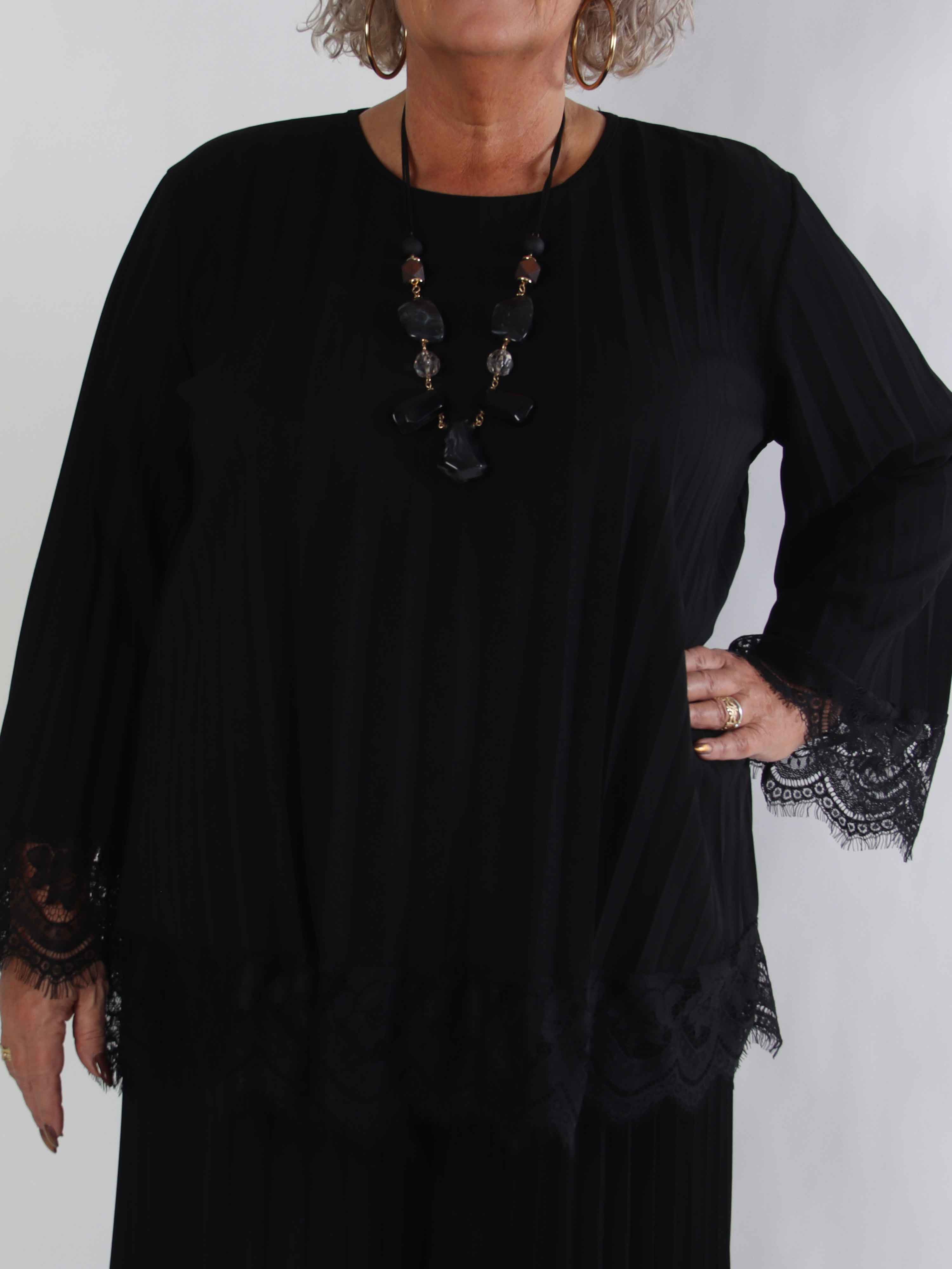 Amica - Plisseret plus size sæt med blondedekant